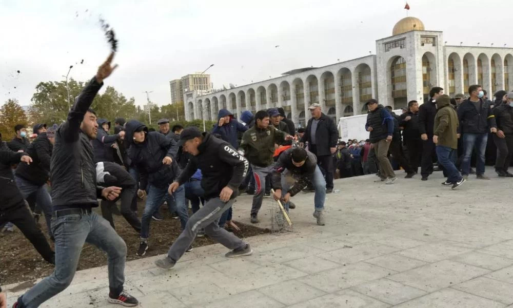Κιργιστάν: Μόνο μια εβδομάδα άντεξε ο νέος πρόεδρος της βουλής!